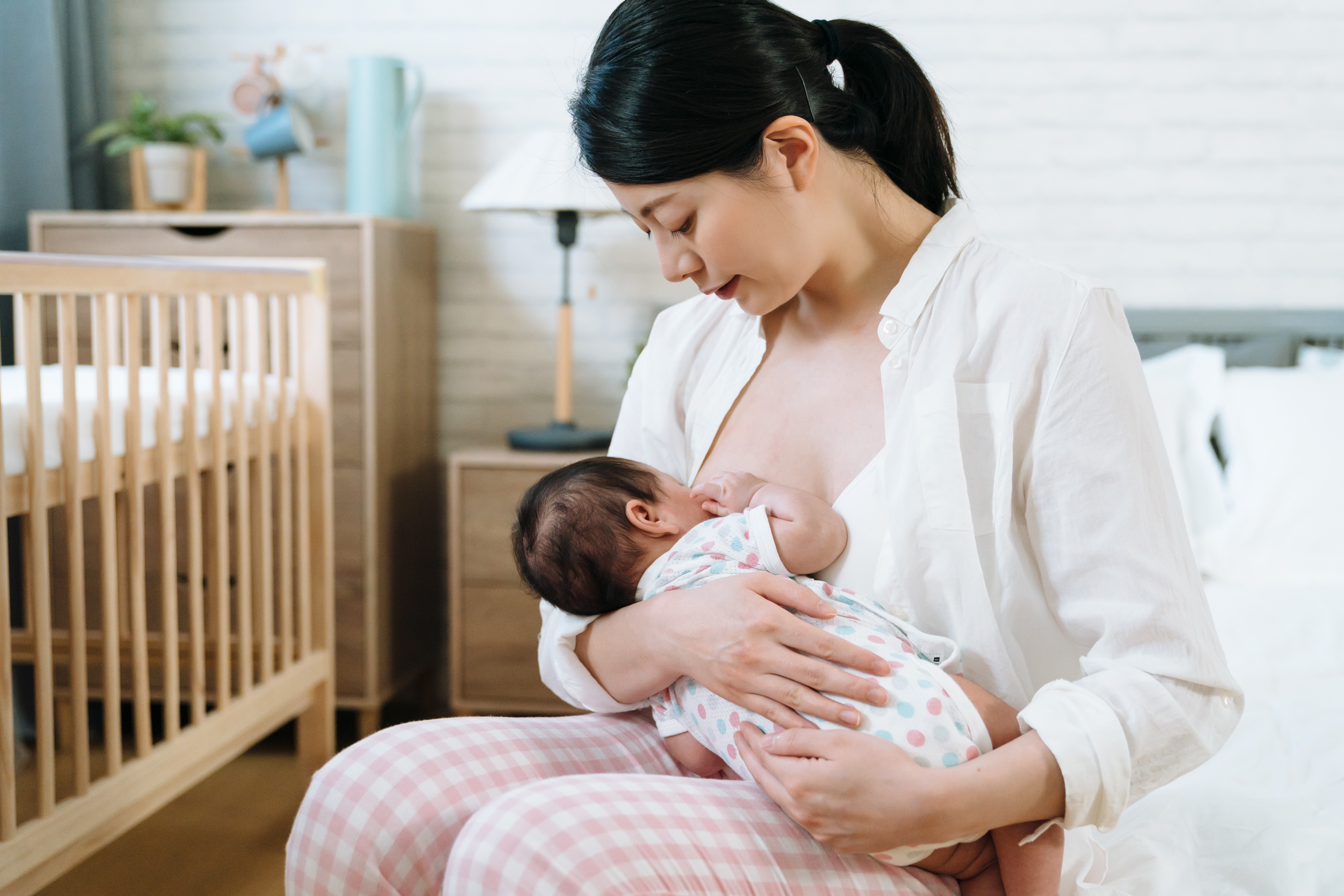 perawatan bayi setelah sunat, tips sunat bayi, cara merawat luka sunat bayi, infeksi setelah sunat, popok untuk bayi sunat, Bunda, si Kecil